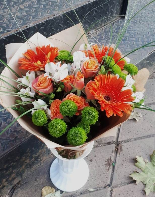Букет цветов из: Герберы, Хризантемы, Альстромерии и Розы в Гирей