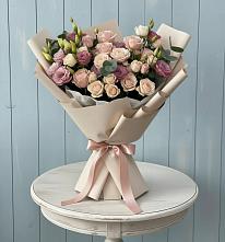 Букет цветов из:  Розы и Лизиантусы в Гирей