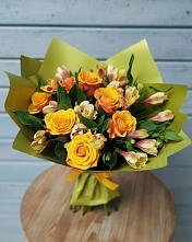 Букет цветов из:  Альстромерии и Розы в Гирей