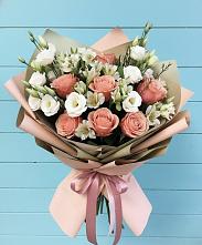 Букет цветов из:  Розы, Альстромерии и Лизиантусы в Гирей
