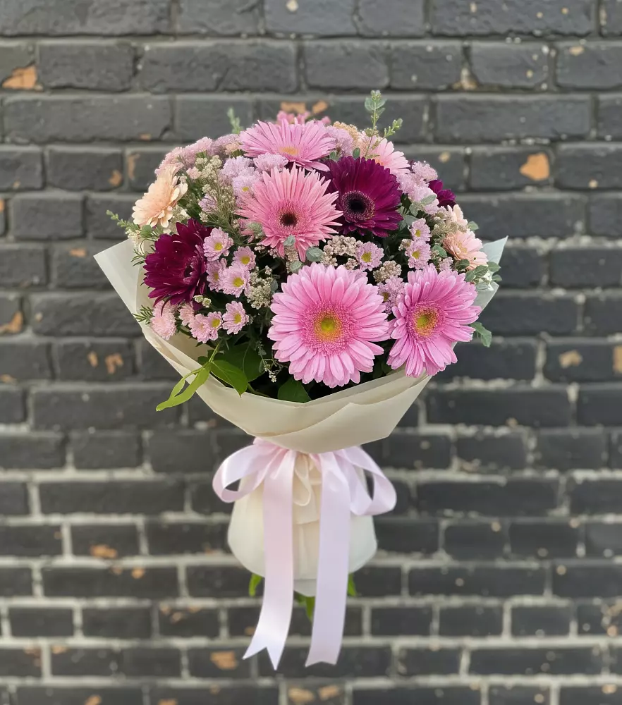 Букет цветов из: Герберы и Хризантемы в Гирей