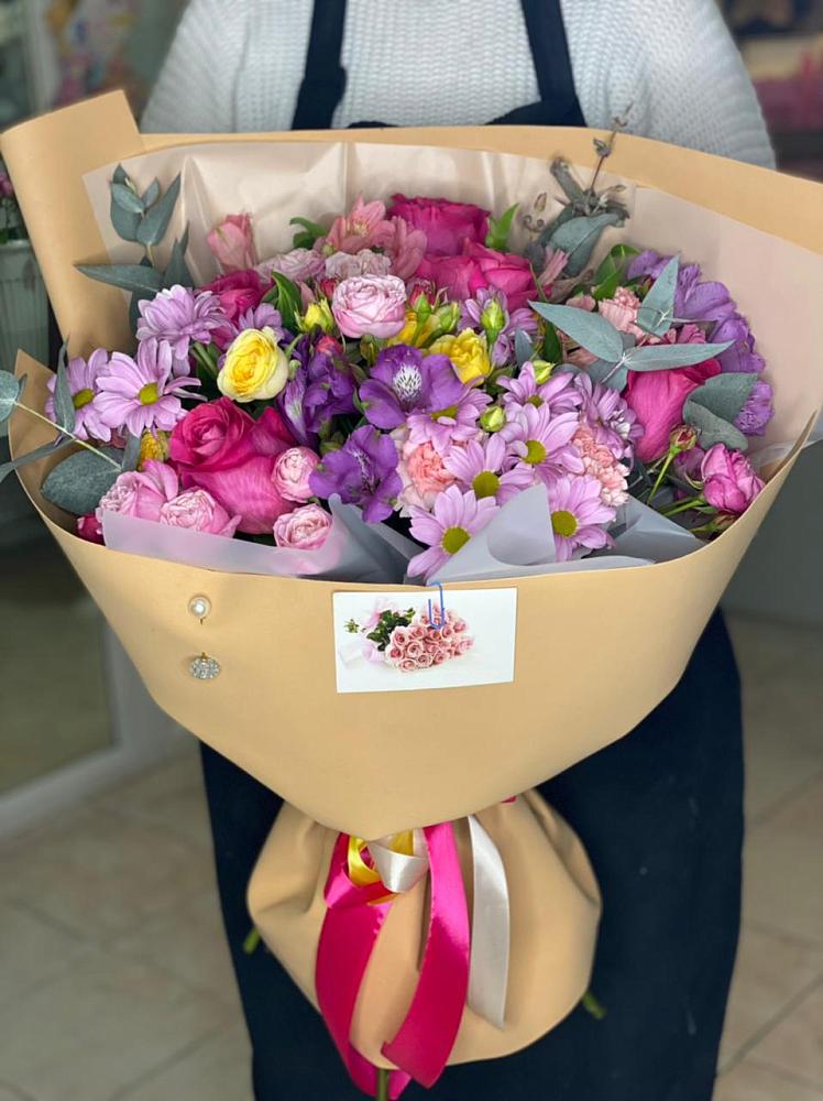 Букет цветов из: Хризантемы, Гвоздики и Альстромерии в Гирей