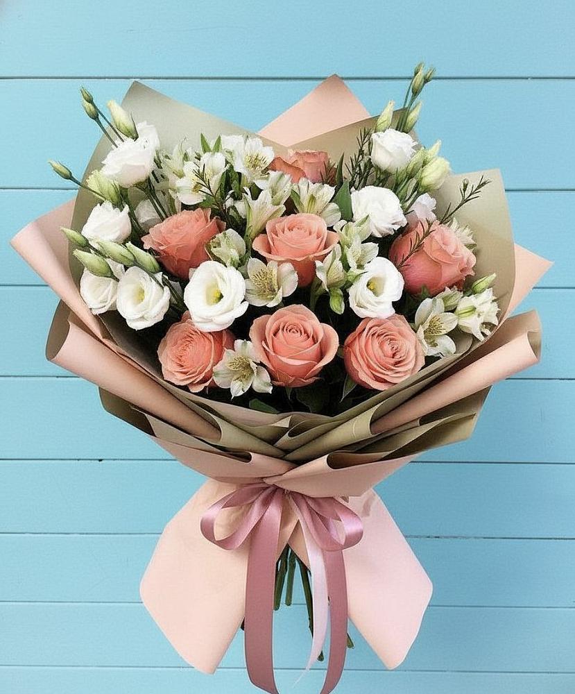 Букет цветов из: Розы, Альстромерии и Лизиантусы в Гирей