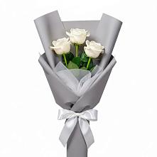 Букет 3 белые розы в Гирей