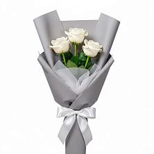 Букет 3 белые розы в Гирей