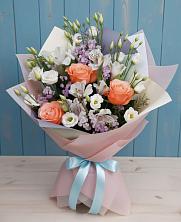 Букет цветов из:  Лизиантусы, Розы, Альстромерии и Гипсофила в Гирей