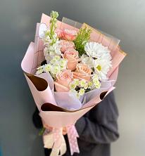 Букет цветов из:  Хризантемы и Розы в Гирей