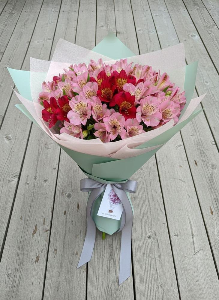 Букет цветов из: Альстромерии в Гирей