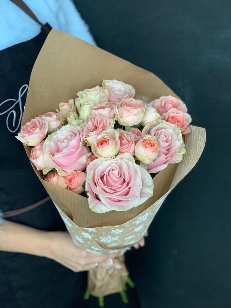 Букет цветов из: Хризантемы и Розы в Гирей