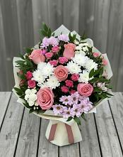 Букет цветов из:  Альстромерии, Гвоздики, Розы и Хризантемы в Гирей