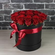 Цветочная композиция из Розы в шляпной коробке в Гирей