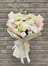Букет цветов из:  Гвоздики, Розы, Лизиантусы и Хризантемы в Гирей