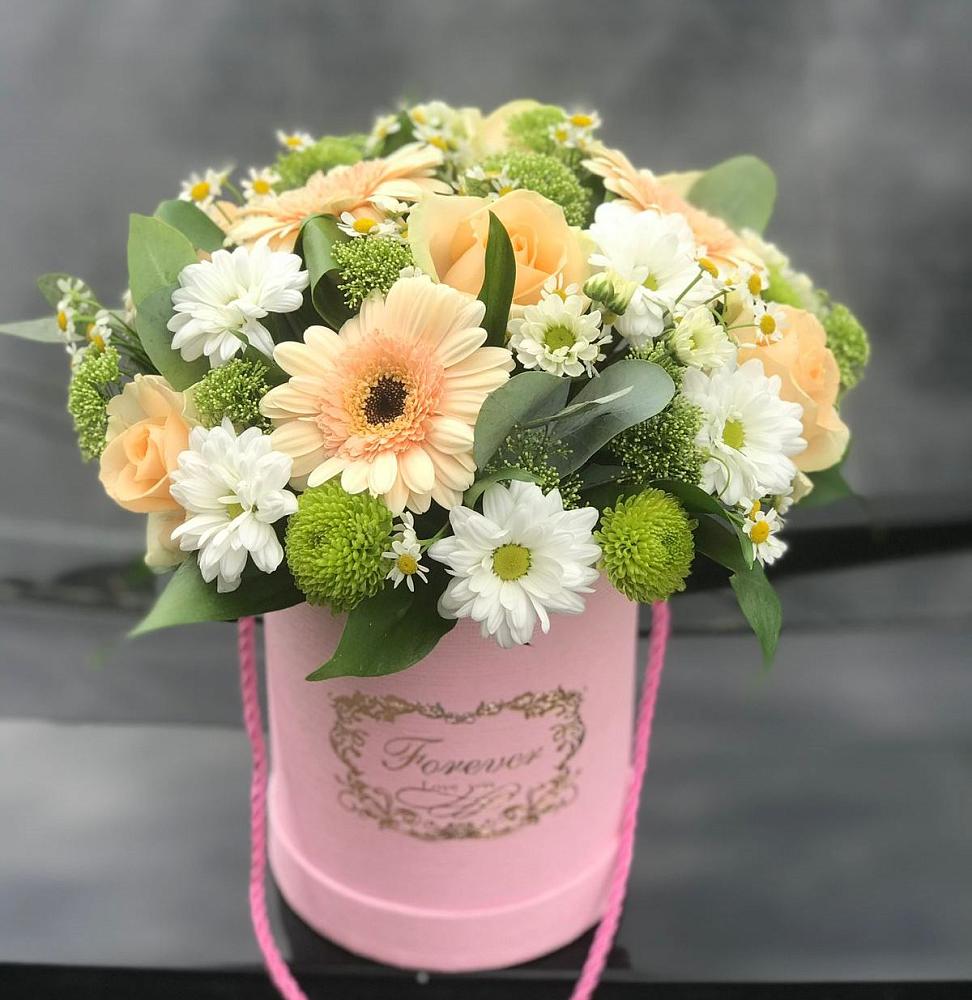 Цветочная композиция из Розы, Герберы и Хризантемы в шляпной коробке в Гирей